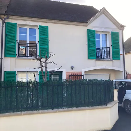La Maison Des Massena Homestay Noisy-le-Grand